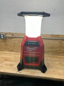 lot 5 image: MILWAUKEE M18 18-Volt Lithium-Ion RADIUS Site Light (Tool-Only)