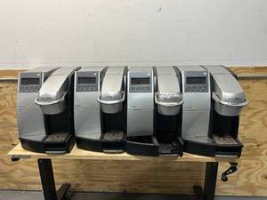 lot 122 image: KEURIG Lot of 4- K3000SE Commercial Brewing Systems