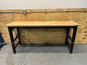 lot 123 image: HUSKY 72 Work Bench