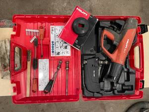 lot 4 image: HILTI DX 5 MX 72 Kit Fully Automatic Powder Actuated Tool in Case with Nail Magazine MX 72.