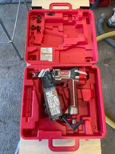 lot 10 image: Max HN65 Powerlite Sider, 2 12 Siding Nailer, Drives From 1-12 Up To 2-12
