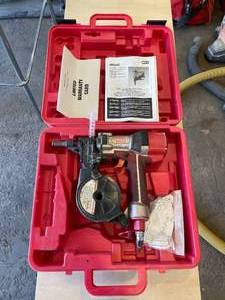 lot 11 image: Max Usa Powerlite 1In High Pressure Concrete Pinner