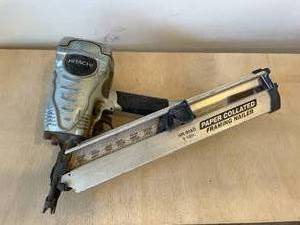 lot 24 image: Hitachi 3-12 90mm strip nailer