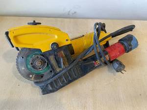 lot 28 image: Dewalt DWE4011 4 12