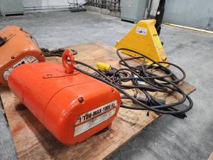 lot 2 image: CM Lodestar 1-Ton Crane
