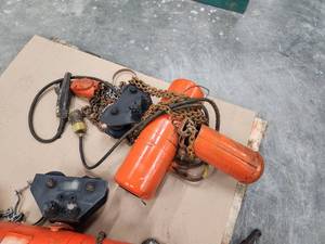 lot 4 image: CM Lodestar 1-Ton Crane