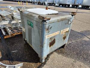 lot 33 image: Clawson Tank Jumbo Bin 250-lbs Hydraulic Oil Tank