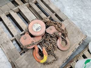 lot 64 image: CM Series 622 10-Ton Trolley Crane Chain Hoist