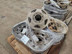 lot 126 image: Lot of (8) 8-bolt Semi Rims