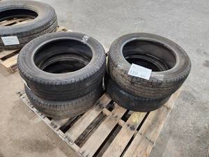 lot 110 image: Lot of (4) Michelin Energy MXV4-S8 P21555R17 Tires