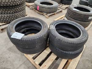 lot 109 image: Lot of (4) Michelin Primacy MXV4 P21555R17-93V Tires