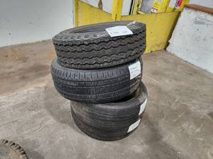 lot 136 image: Lot of (4) Tires
