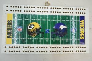 lot 229 image: Custom Cribbage Board