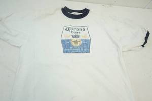 lot 250 image: Corona t shirt