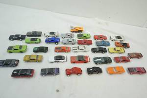 lot 260 image: Diecast Metal Cars