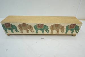 lot 268 image: decor