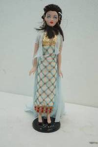 lot 302 image: Ashton Drake doll
