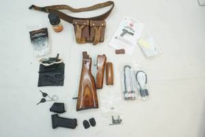 lot 307 image: gun supplies