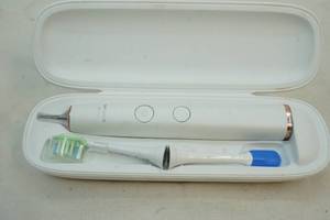 lot 309 image: Philips toothbrush