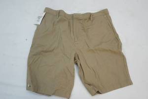 lot 318 image: dockers shorts