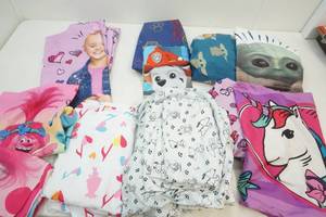 lot 15 image: Twin size Bed Sheets
