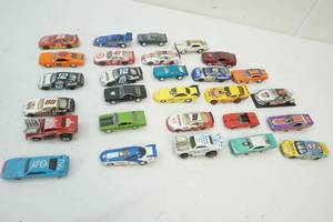 lot 24 image: Hotwheels Cars