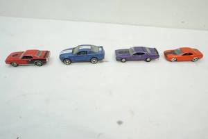 lot 27 image: Collectible Diecast cars