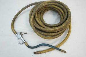 lot 30 image: Air hose