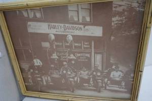 lot 37 image: Harley Davidson Picture