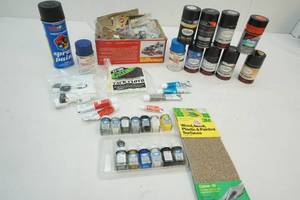lot 76 image: model paints