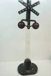lot 89 image: Lionel crossing light bank