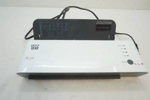 lot 98 image: Pen and Gear Laminator