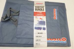 lot 142 image: Costco shopping bags