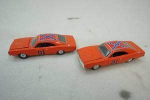 lot 147 image: collectible General Lee Racing champion cars
