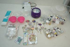 lot 153 image: party baking supplies