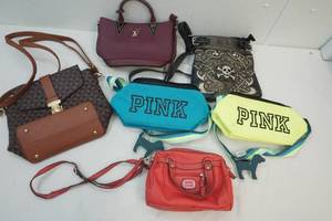 lot 165 image: Purses and Fanny Packs