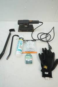 lot 188 image: Black and Decker Sander