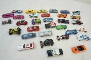 lot 189 image: Hotwheels Cars