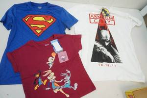 lot 220 image: new tshirts