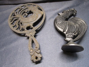 Cast Chicken Trivet & Stand