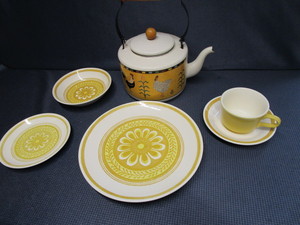 Cavalier Ironstone, Glasses