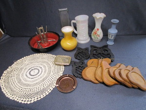 Nut Bowl, Cast Owl Trivets