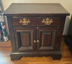 lot 201 image: Pair of Side Tables or Night Stands