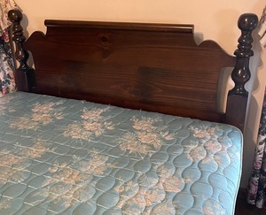 lot 202 image: Vintage Queen Bed Frame