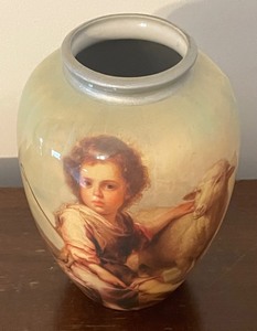 lot 208 image: Lovely Vase