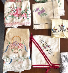 lot 228 image: Vintage Hand Stitched Linens