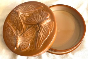lot 238 image: Fenton Butterfly Themed Brown Slag Glass Lidded Dish
