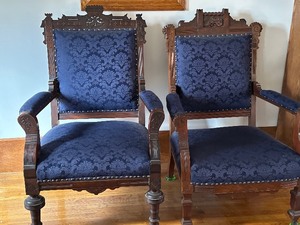 lot 25 image: Pair of Walnut Victorian Parlor Chairs