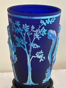 lot 3 image: Fenton Glass Blue Favre Connoisseur Collection Veryls Seasons Vase