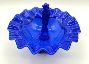 lot 40 image: Fenton Glass Cobalt Blue Two Piece Dish Nymph Set